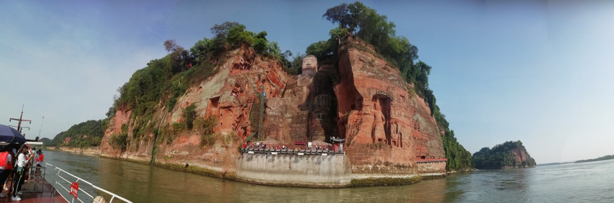 The Incredible Leshan Giant Buddha 乐山大佛